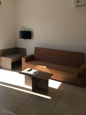 Cosmelenia Hotel Apartments - Photo3