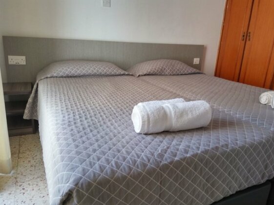 Elenapa Holiday Apartments - Photo4