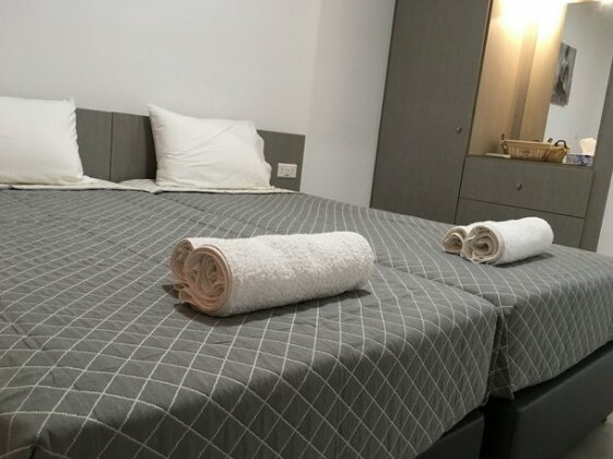 Elenapa Holiday Apartments - Photo5