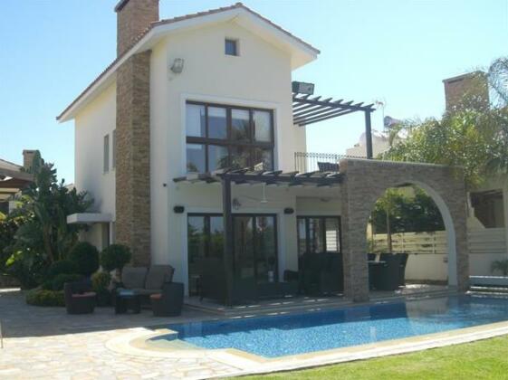 Ionion Beachfront Villa - Photo2