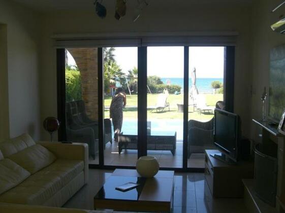 Ionion Beachfront Villa - Photo3