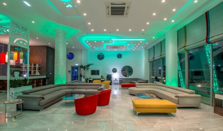 Nicholas Color Hotel - Photo2