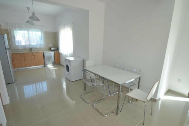 Yolanda Holiday Villa - Photo2
