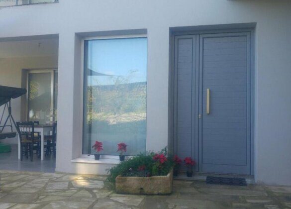Anmari Villas - Photo5