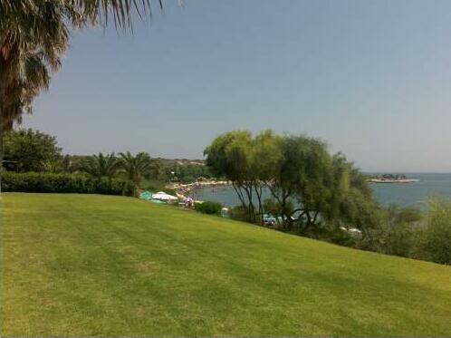 Niki's Beach House - Photo2