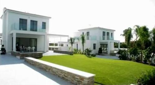 Sea Front Villas - Photo3