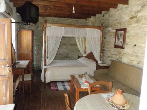 Romios Apartments - Photo3