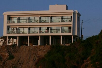E J Pyrgos Bay Hotel
