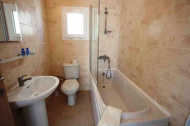 Aphrodite Beachfront Resort - Photo2