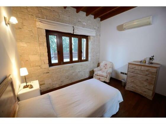 Olea Kiti - Photo4