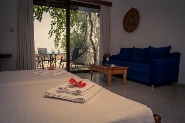 Ambelia Holiday Village - Photo2