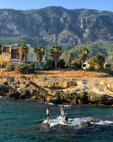 Apartment with terrace Kyrenia - Photo2