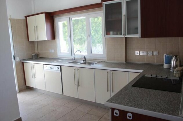 Beach House Kyrenia - Photo4