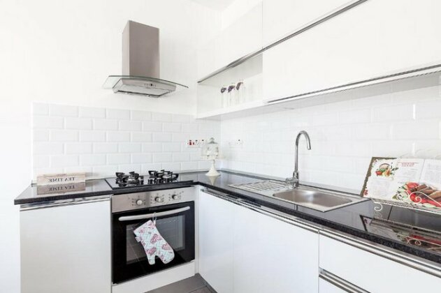 Brand New Olive Grove Apartment - Photo2