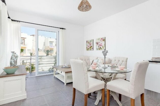 Brand New Olive Grove Apartment - Photo4