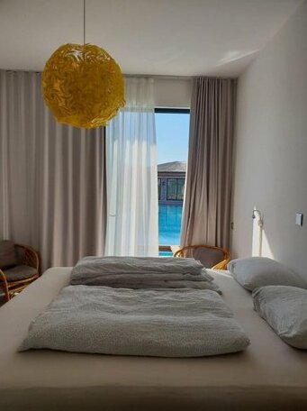 Exclusive seafront bungalow in an exclusive site - Photo3