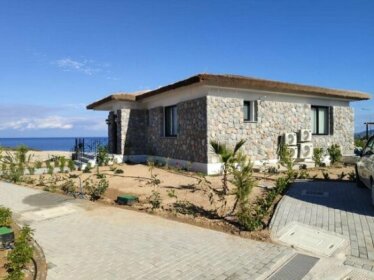 Exclusive seafront bungalow in an exclusive site