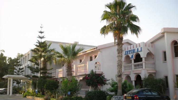 LA Hotel & Resort - Photo2