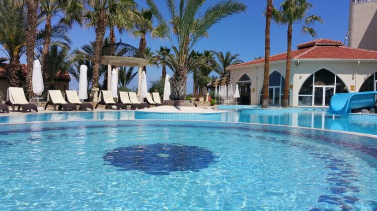 Oscar Resort Hotel - Photo2