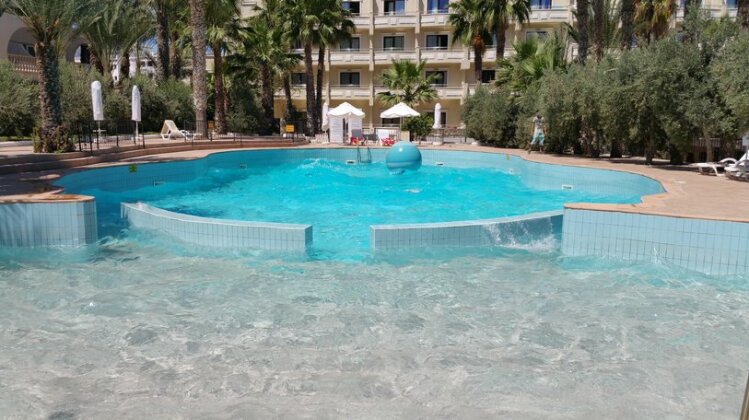 Oscar Resort Hotel - Photo5