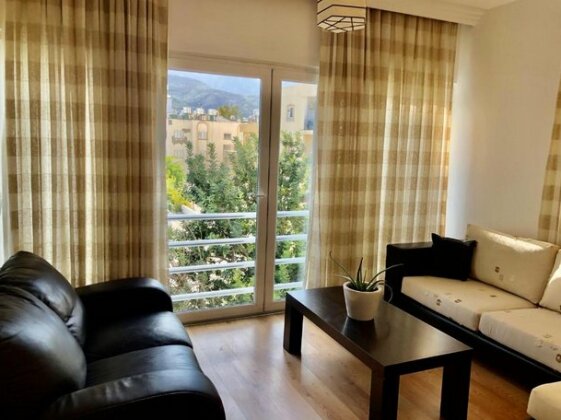 Spacious and Comfortable Central Kyrenia Flat - Photo2