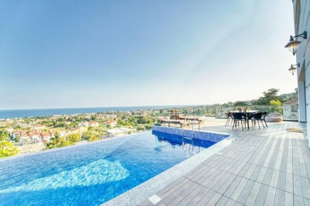 Spectacular Villa In Kyrenia - Photo2