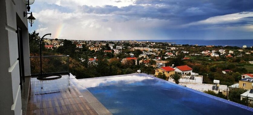 Spectacular Villa In Kyrenia - Photo4