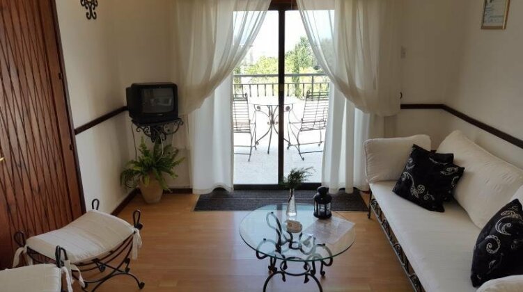 The Hideaway Club Hotel - Photo3