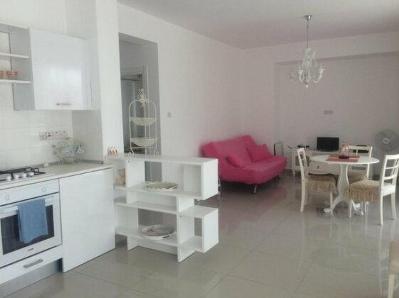 White Suit Apartment - Photo4