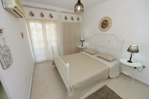 Angela's Luxury Apartments - Photo3