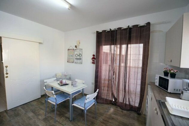 Angela's Luxury Apartments - Photo4