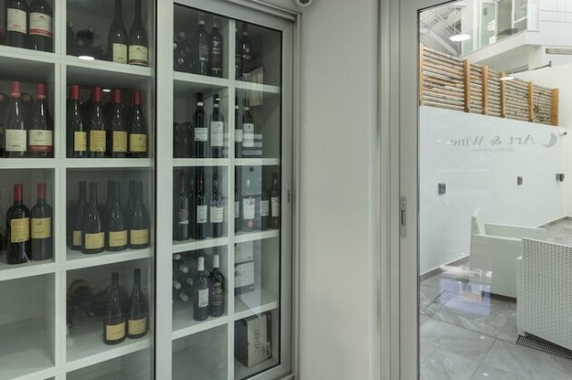 Art & Wine Studios and Apts - Photo3