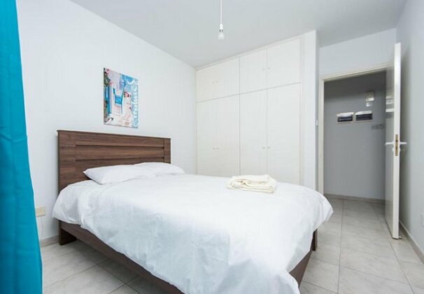 Aurora Flat 102