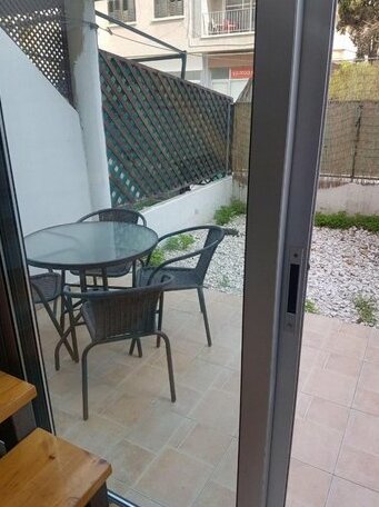 Bachelor Apartments with Private Yard - Photo2