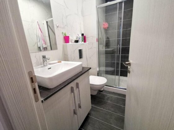 Brand NEW flat with POOL near the BEACH - Photo5