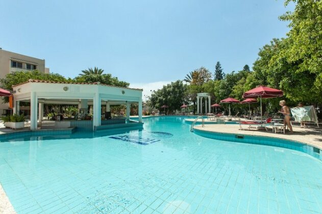 Crown Resorts Henipa - Photo2