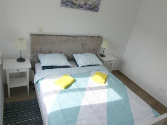 Deluxe Town Center Apartment - Photo4