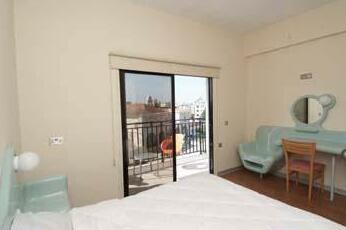 Easyhotel Larnaca - Photo4