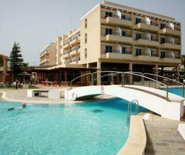 Faros Holiday Village Hotel Larnaca