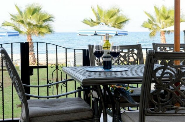 Fishbone Seafront House - Photo3