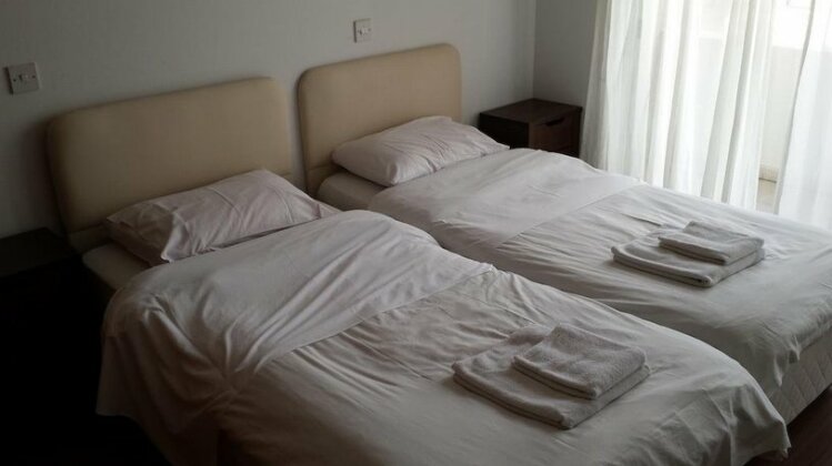 Francis Apartments - Photo3