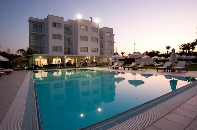 Frixos Suites Hotel Apartments - Photo2