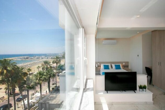 Les Palmiers Sunorama Beach Apartments - Photo2