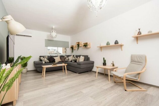 Maple Oak Apartment 401 - Photo4