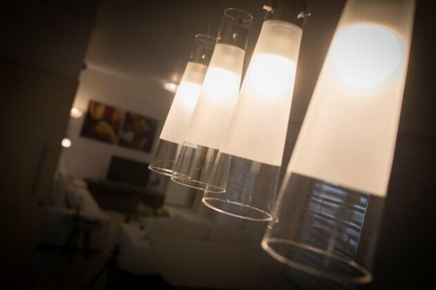 Skylight Megaron - Photo3