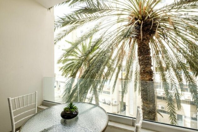 Spacious Studio Downtown - Photo2