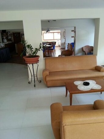 St Mamas Apts - Photo2