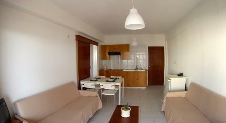 StayCentral Larnaca - Photo4