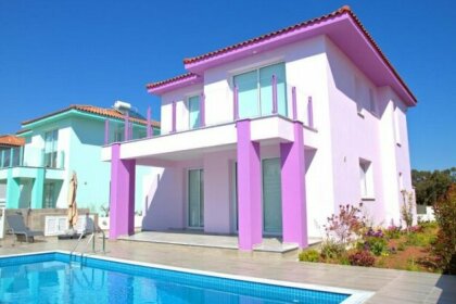 Villa Pink near beach with swimming pool