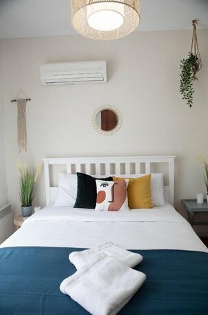 Amazing & Cozy Town house with Pool - Photo2